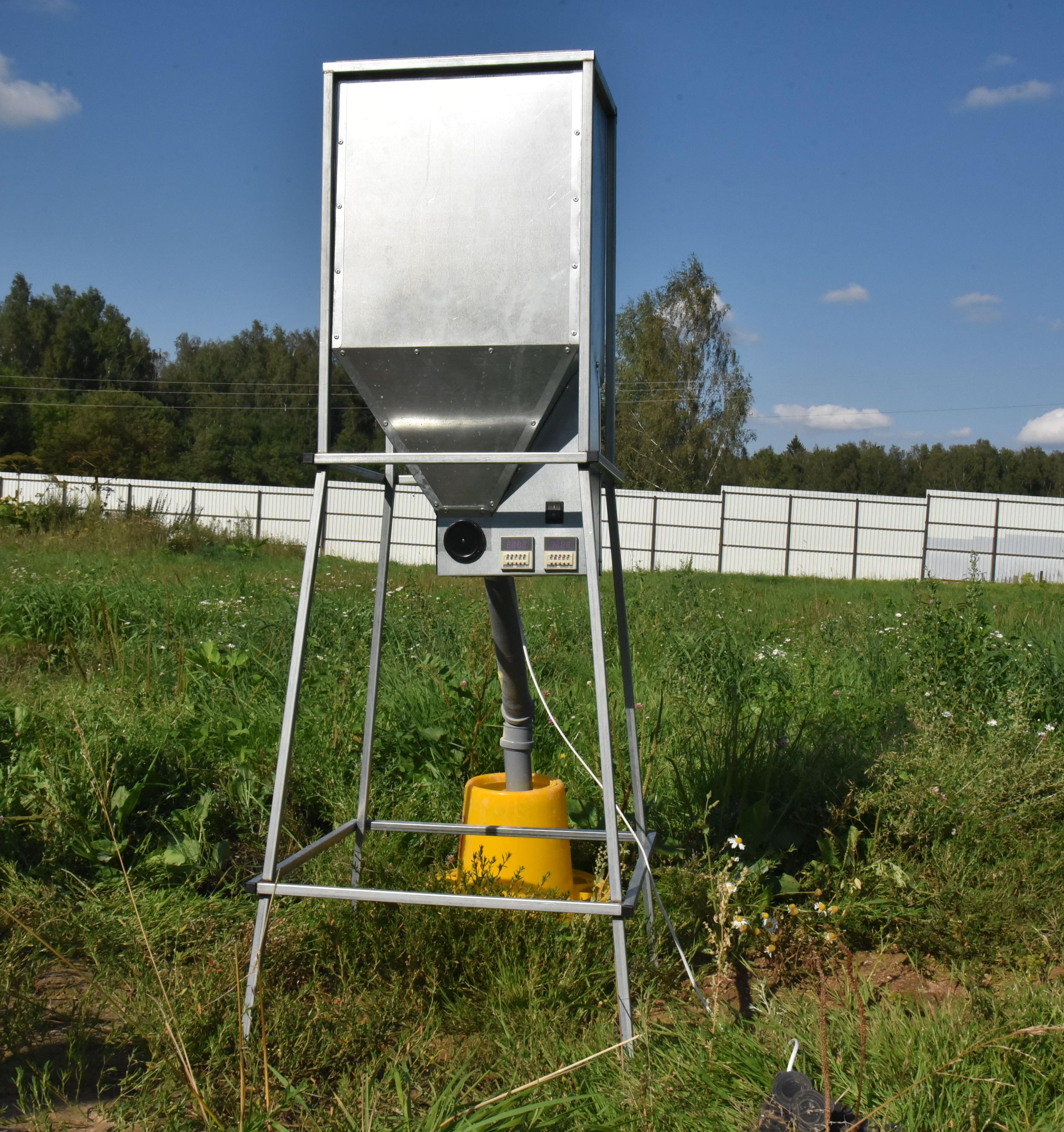 Бункер кормовой автоматический "Дозатор 45". Фото 11 Бункер кормовой автоматический "Дозатор 45". Фото 11