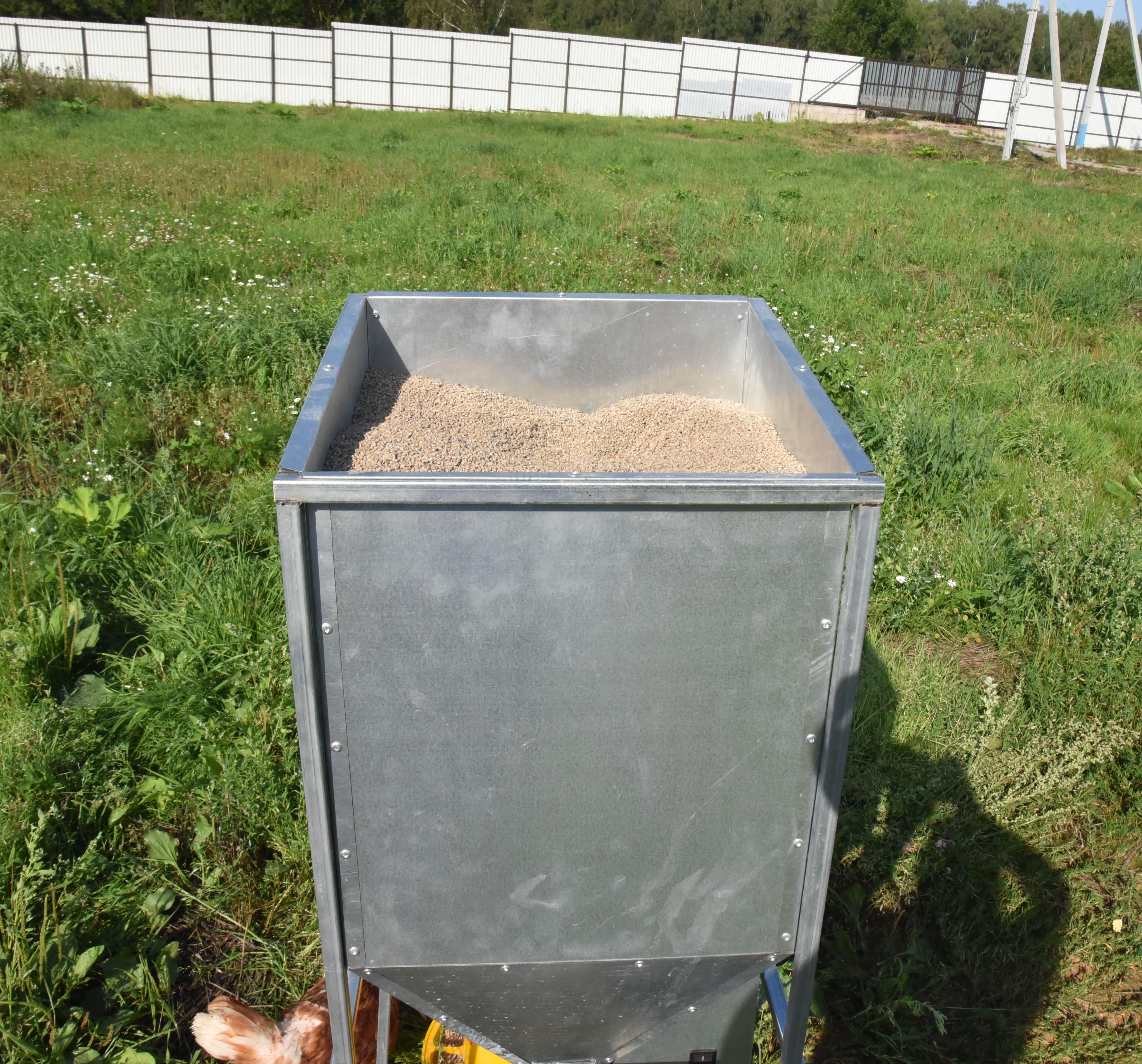 Бункер кормовой автоматический "Дозатор 45". Фото 9 Бункер кормовой автоматический "Дозатор 45". Фото 9