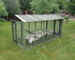 Домики и выгулы для индюков